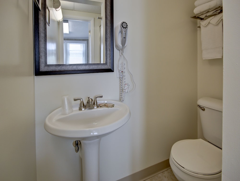 The Wellington Hotel & Suites Oceanblock