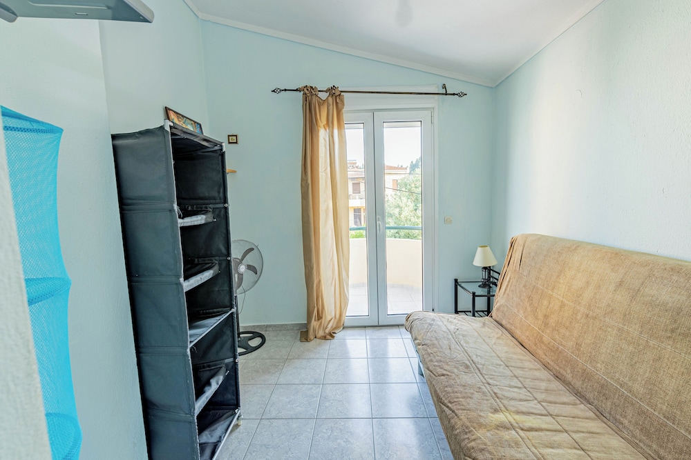 Angel Luxury Apartment in Kriopigi view 4
