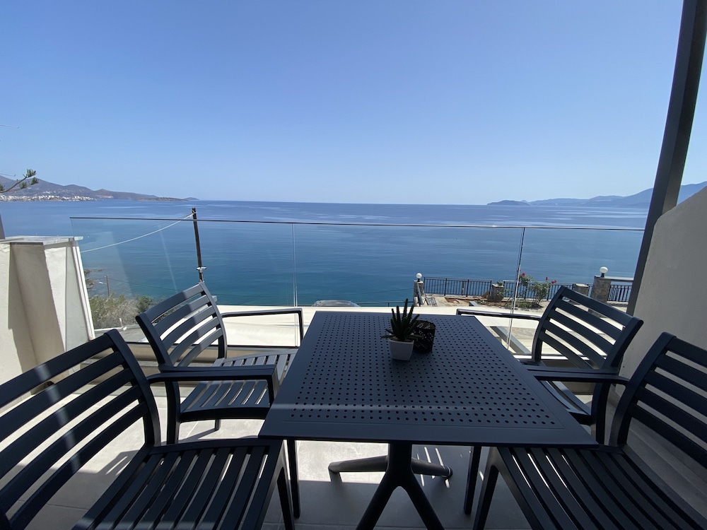 Ostria Apartments