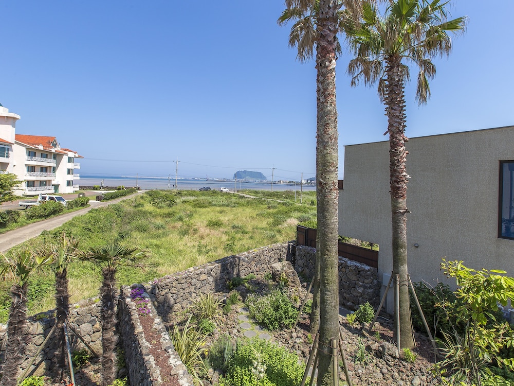 Leeum Island Spa & Pool Villa