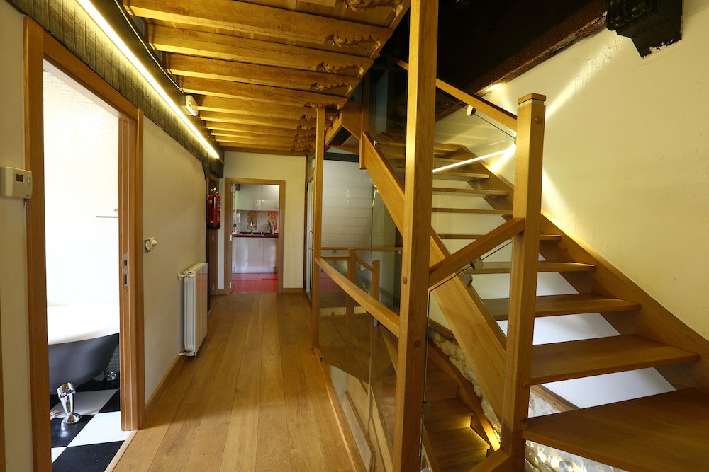 Photo 33