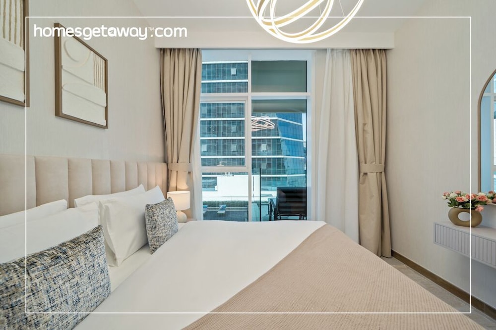 Modern 2BR – Canal-Side Elegance