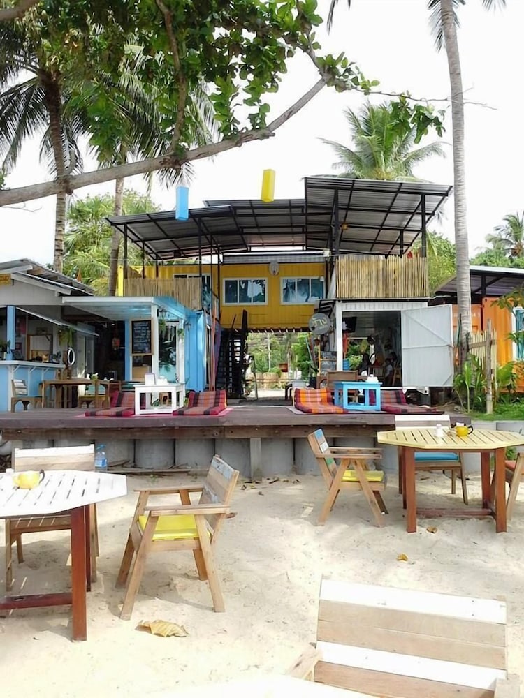Think & Retro Cafe Lipa Noi Samui