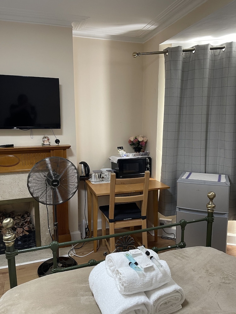 Oxford Vacations - Hollybush Guest House - Property Image 12