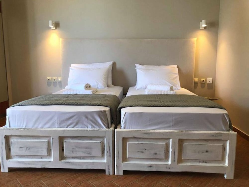 Room in Guest Room - Girogiali Beach Hotel photo 2