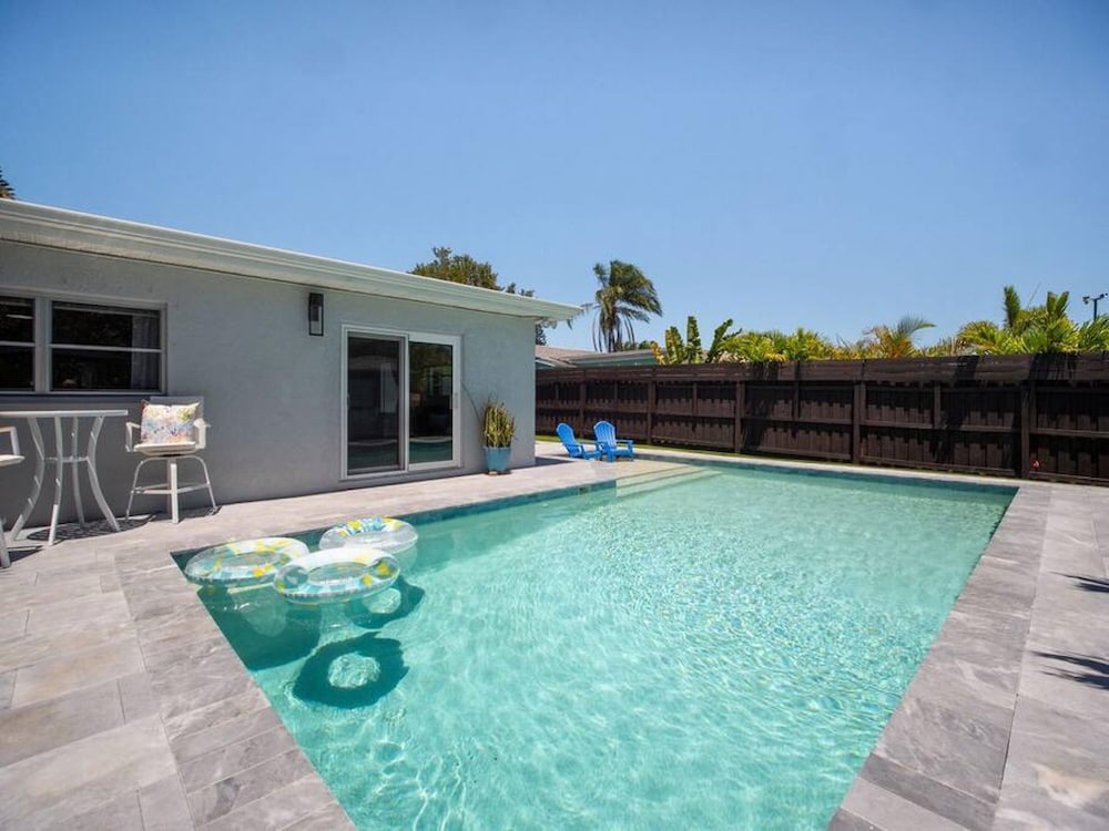Steps to Beach Heated Pool