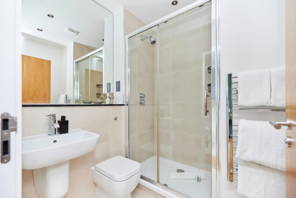 The Shoreditch Escape - Lovely 2bdr Flat With Balcony