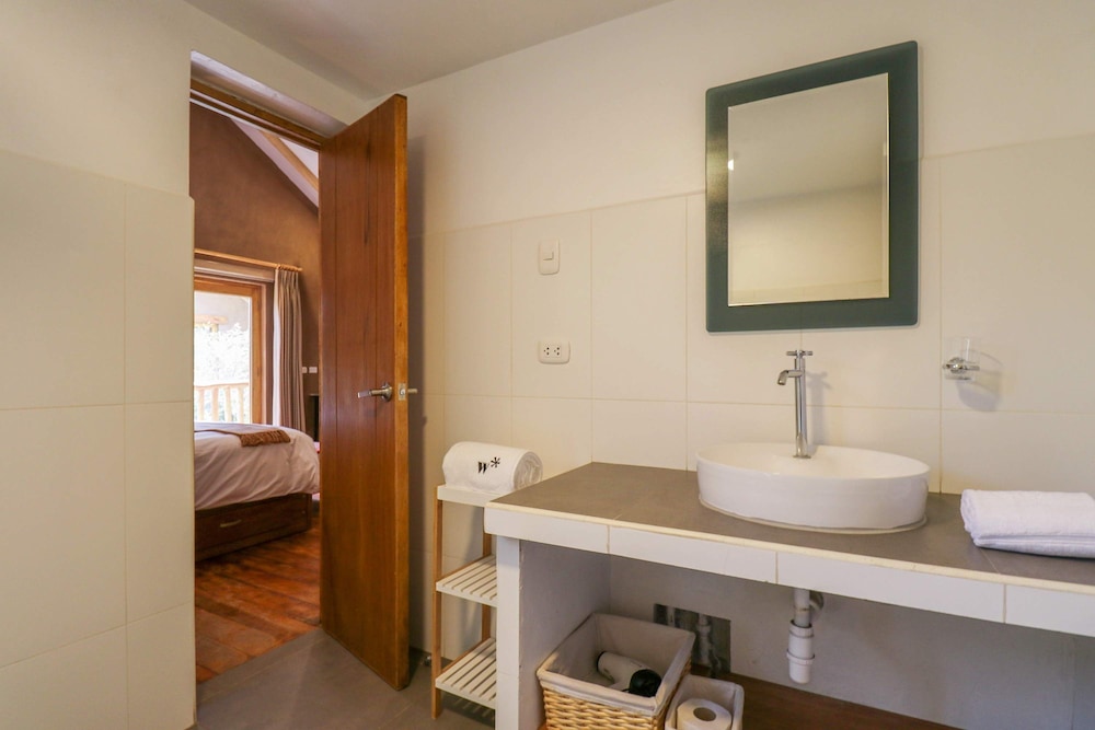 w Prestigious 3BR House in Villa Sagrado