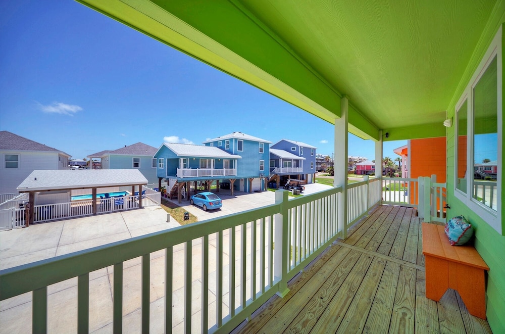 Reel Life Dreams by Avantstay Pool Near Beach