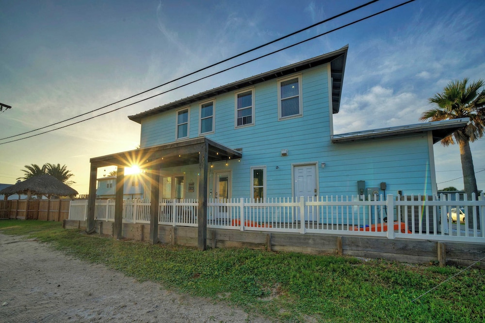 Pool Access, Private Patio Living, Near the Beach Seahorse Cove by Avantstay