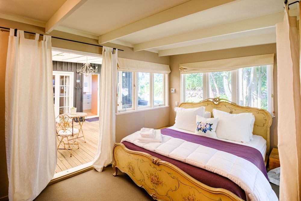 Palm Beach Cottage view 2