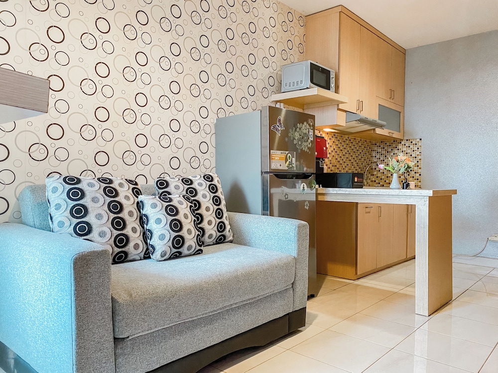 Relaxing And Homey 2Br Cinere Bellevue Suites Apartment