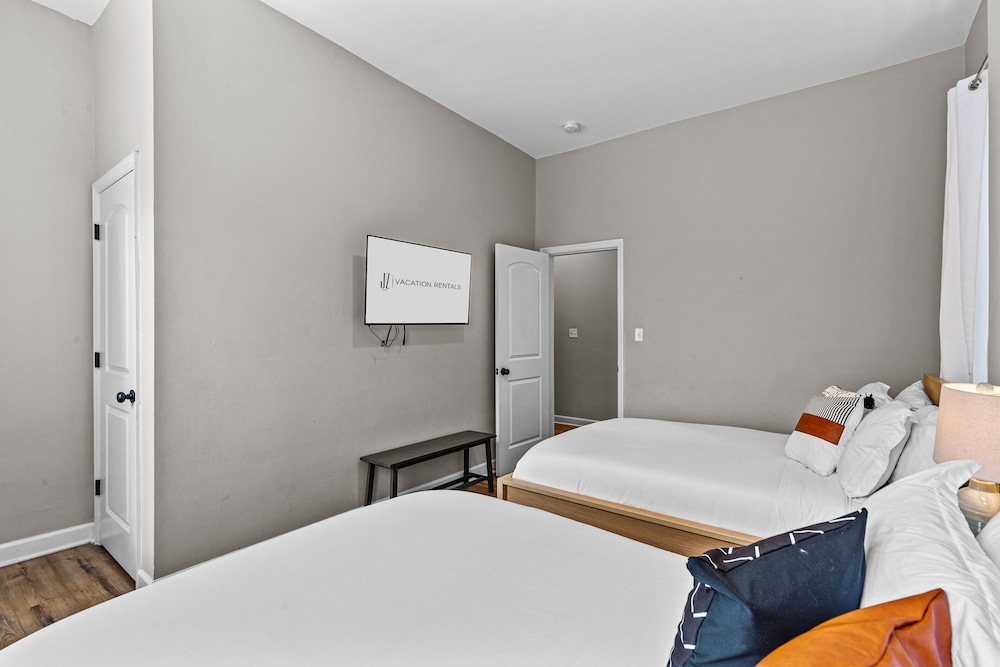 St Louis Vacations - Alluring City Escape Right JZ Vacation Rentals - Property Image 28