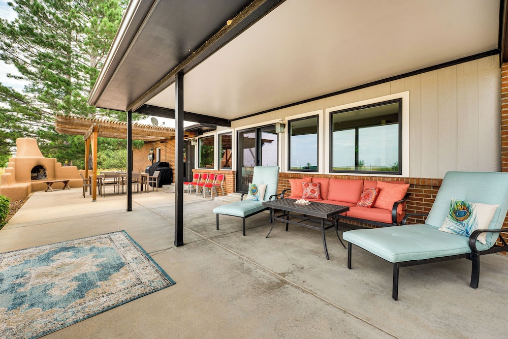 Mtn-view Home w/ Pickleball Court in Louisville!