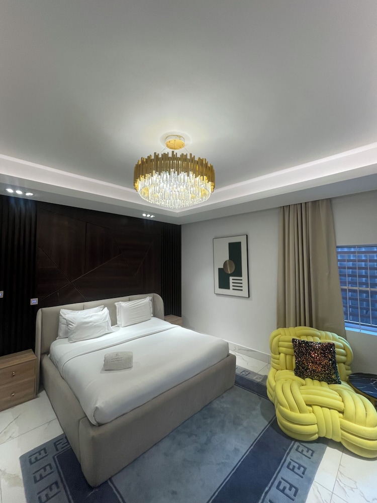 Sujimoto Residences Precious