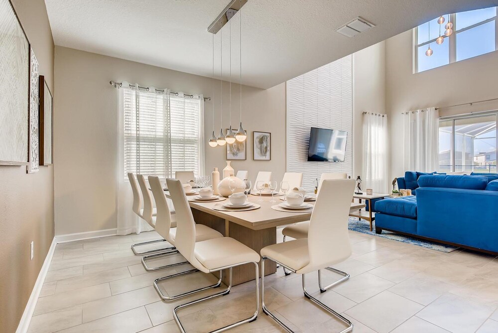 8958 CC 5BR Single Family Retreat With Private Pool - Image 5