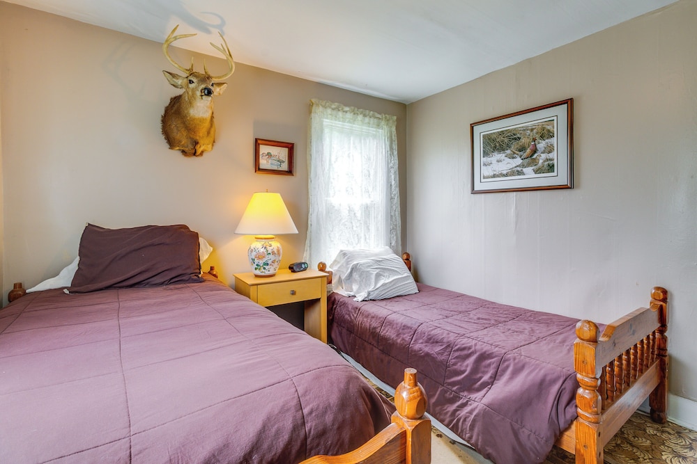 Pet-friendly Smithmill Retreat w/ Yard!