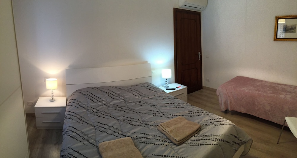Harry's Guest House