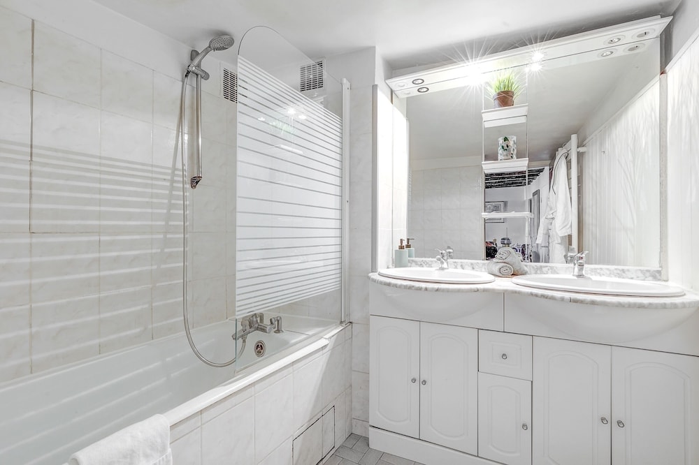 Cozy 2BR in the Heart of Île Saint-Louis