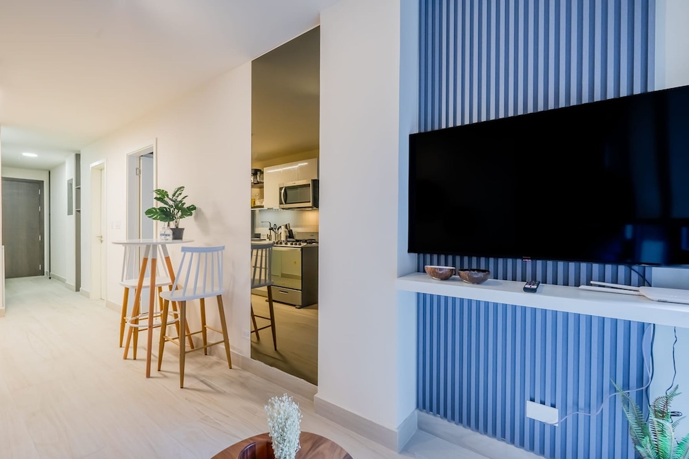 w Majestic 1BR w Fantastic Deco in Casco View