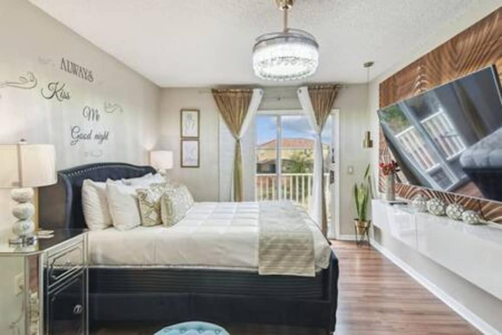 Lake Berkley 4BR Villa - Near Disney & Pool