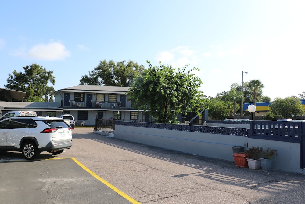 Dunedin Cove Motel