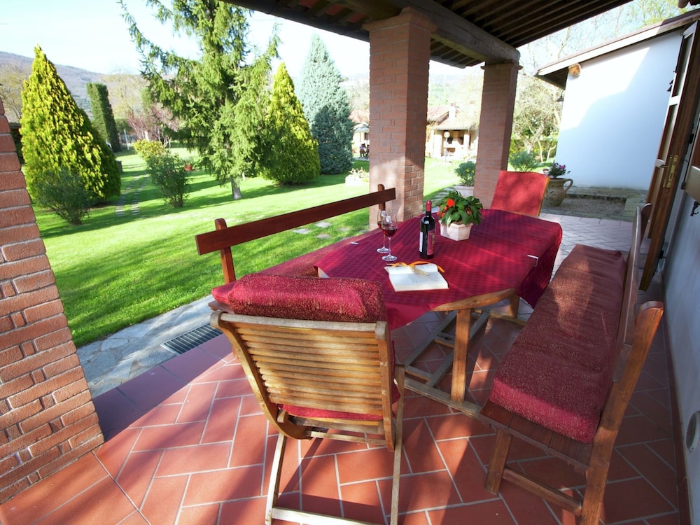 Farmhouse in Tuscany With Panoramic Pool