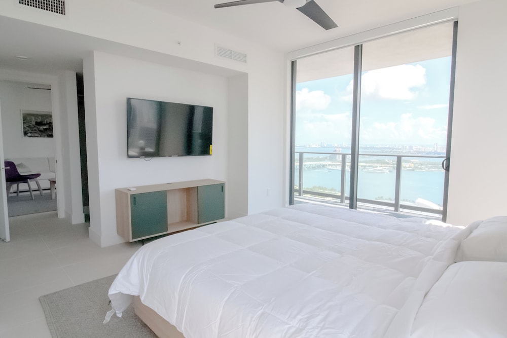 Luxurious Downtown Escape