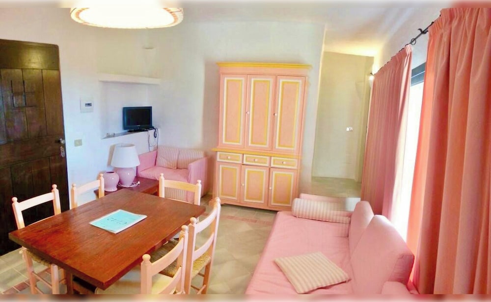 Seaside Apartment Baja Sardinia - Rent From June 20, 2026, to July 11, 2026
