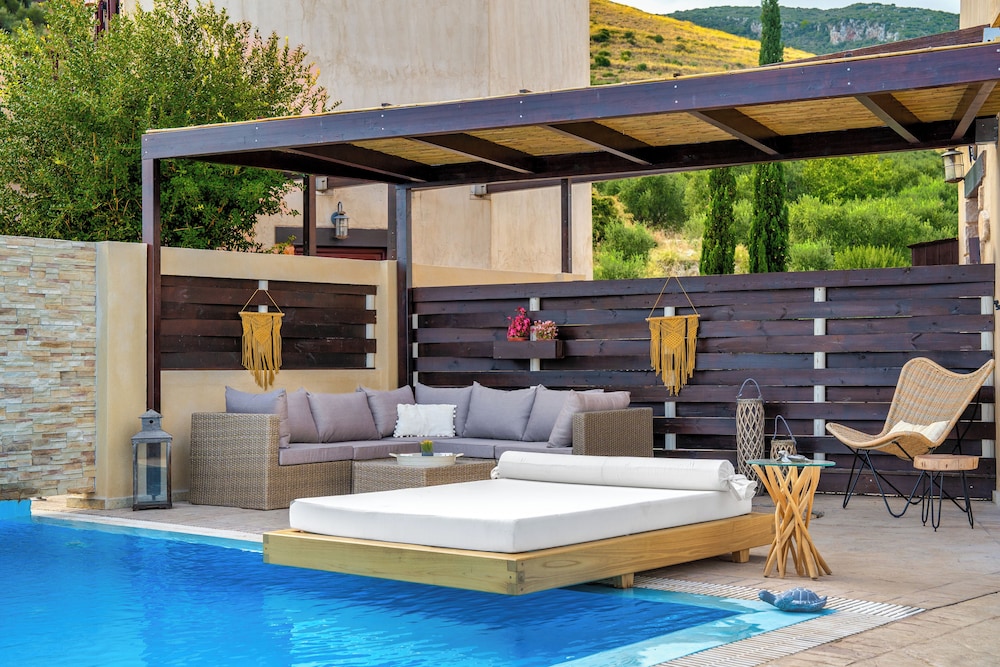 Amorosa Villas