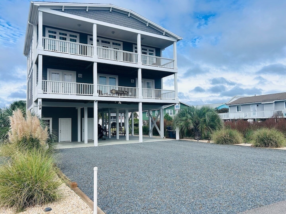 Compass Rose 4 Bedroom Home by RedAwning