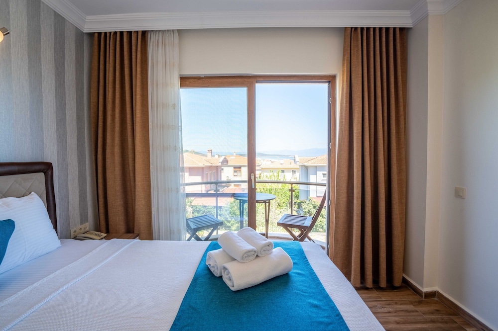 Cunda Giritlioğlu Otel Yetişkinlere Özel +12 - Image 37