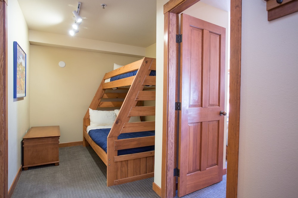 One Bedroom Condos at Powderhorn Lodge - Solitude UT