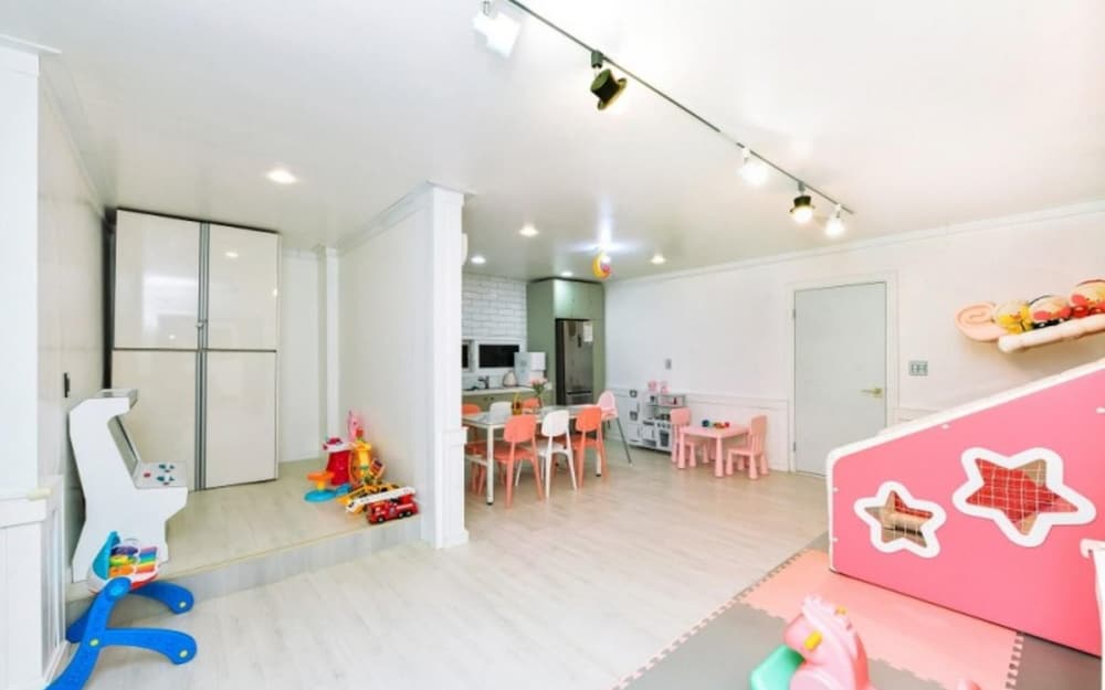 Gapyeong Shinbi Kids Pool Villa