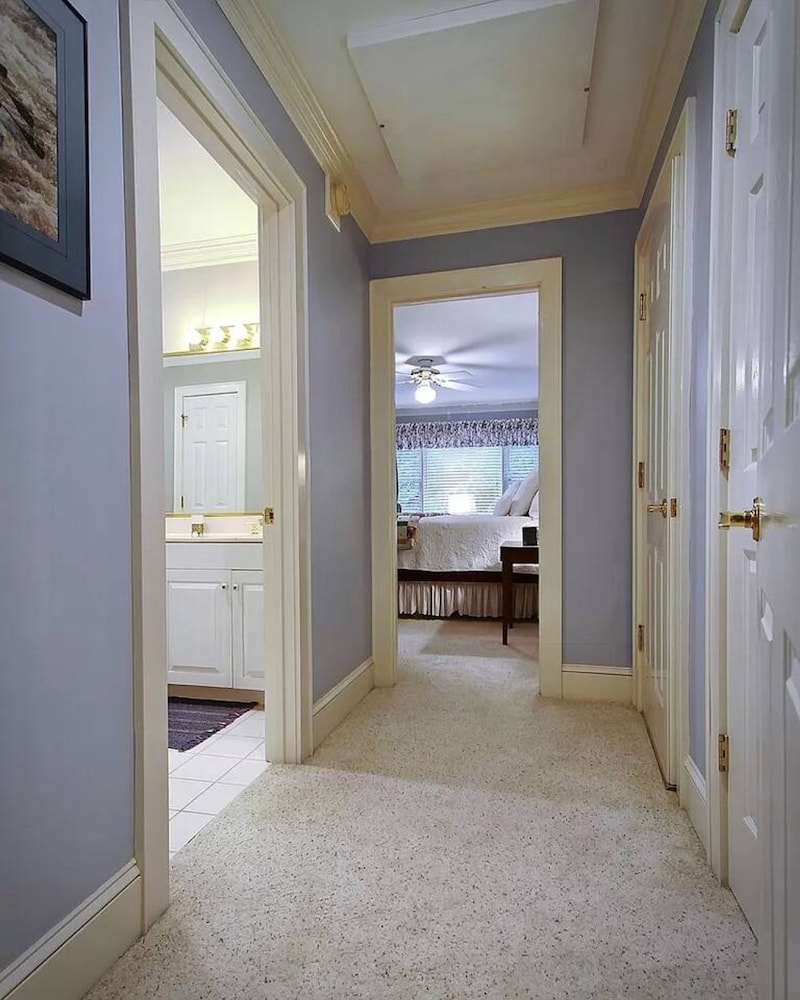 5 BR House- Mt Mitchell Golf Course on the River