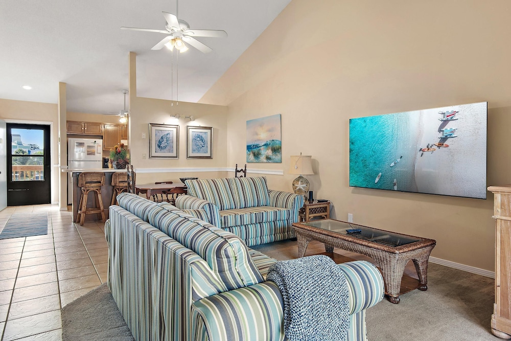 Chateau La Mer II #804- Blue Ocean Getaway