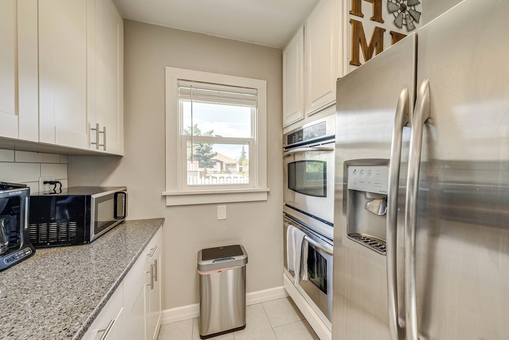 2 Mi to Dtwn: Family Home in Cheyenne!
