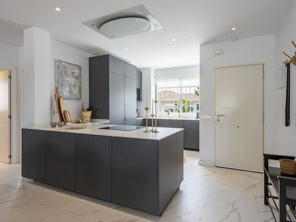 Contemporary new Apartment With 2 Terraces