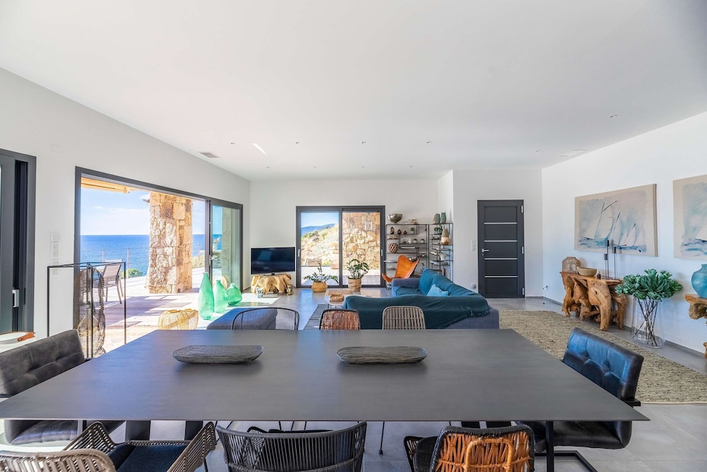 Architect Villaproperty Sea View Close to the Beaches