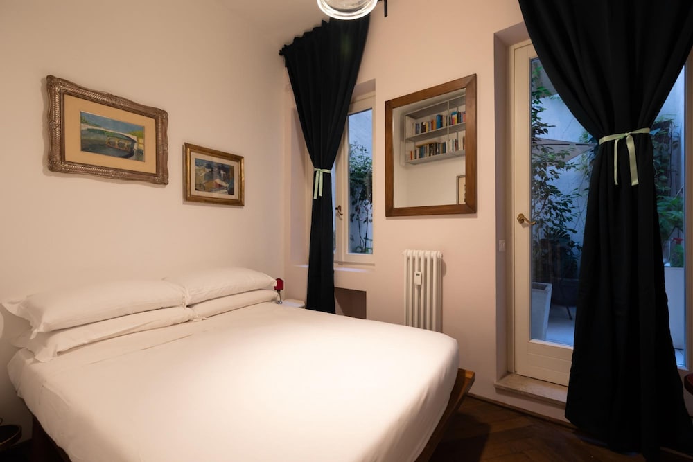 Chic and Style in Historical Via Giulia