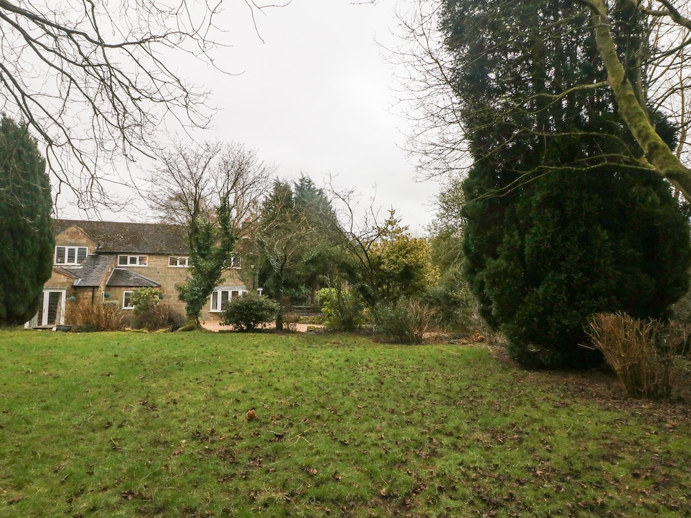 Stoke-on-trent Vacations - The Old Barn - Property Image 8