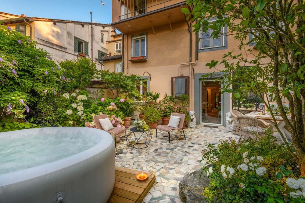 The Garden Lodge in Lucca