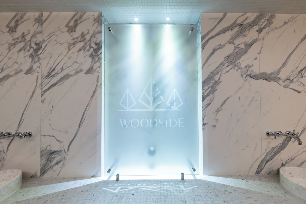 Woodside Apartment 218