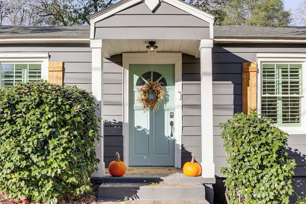 Walk Downtown & Canton Street: Roswell Retreat!