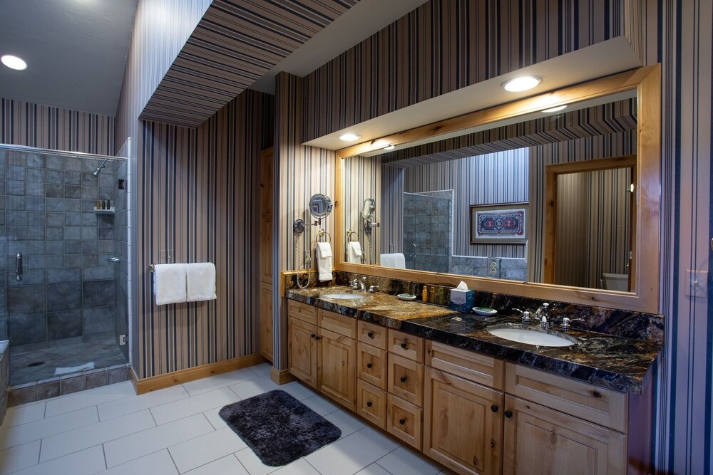 Trail's End Lodge at Deer Valley Resort - One Bedroom Deluxe Residence with Spa #304 1 Condo