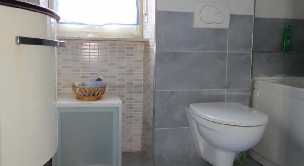 B&B Il Pisolo en Alba — bathroom