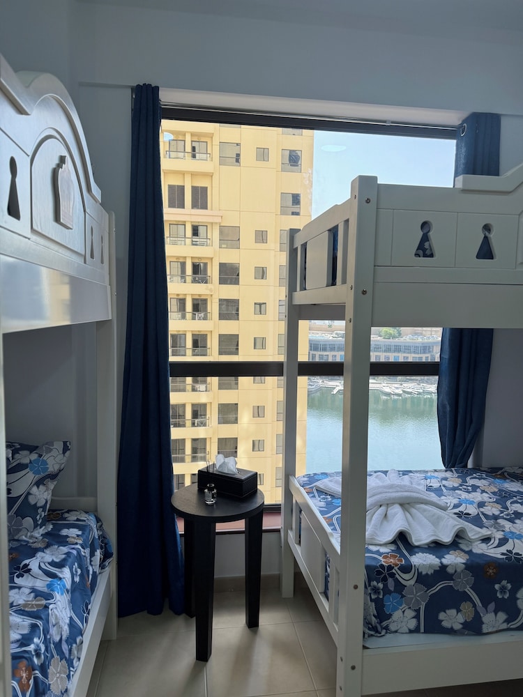 La vie en rose Hostel