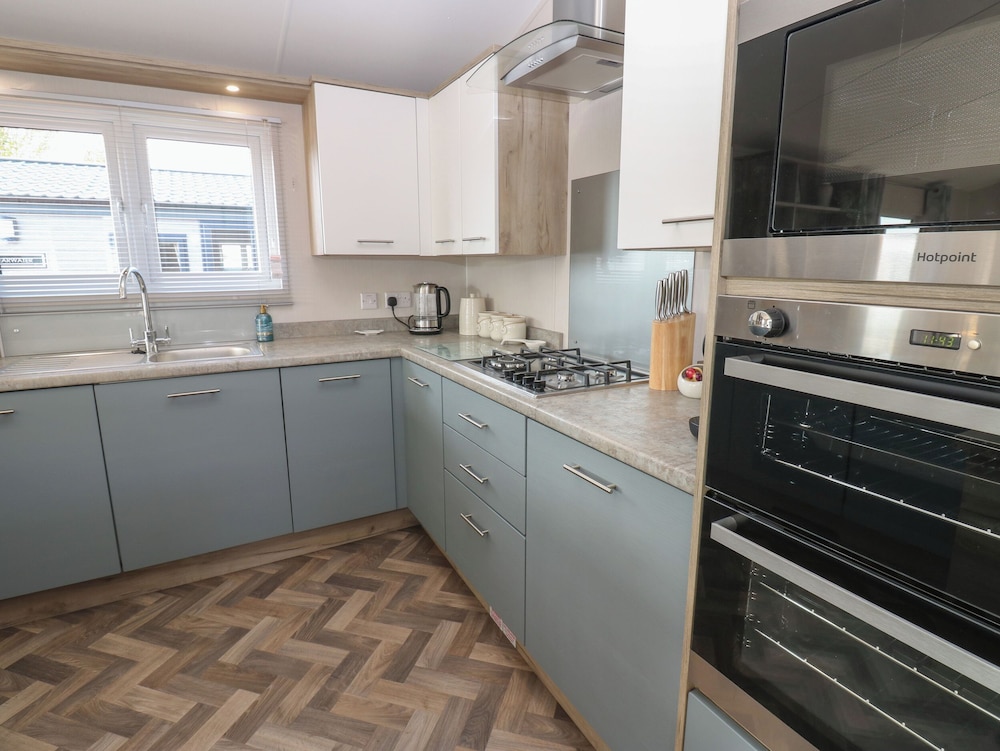 Brocklebank Lodge, 35