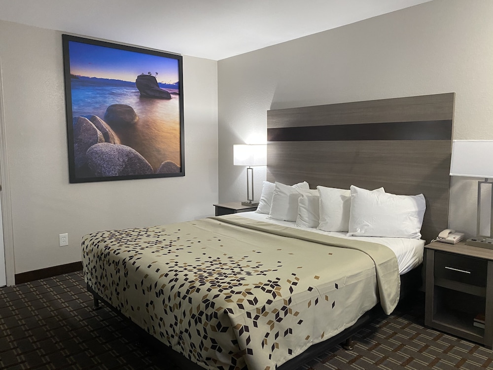 Lake Tahoe Vacations - High Country Lodge - Property Image 18