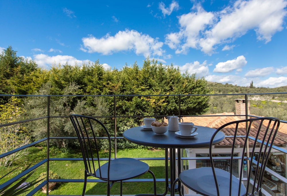 Anthemion Suites & Villas